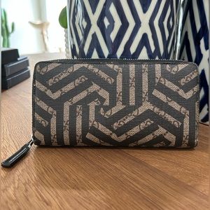 Gucci Kaleido Zippy Wallet